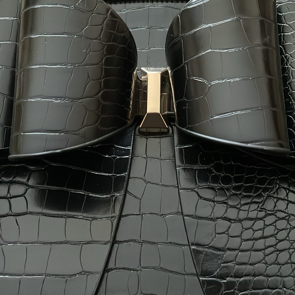 Handbag - Picture 2 of 8